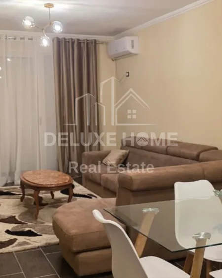 Tirane, jepet me qera apartament Kati 6, 120 m² 520 € 