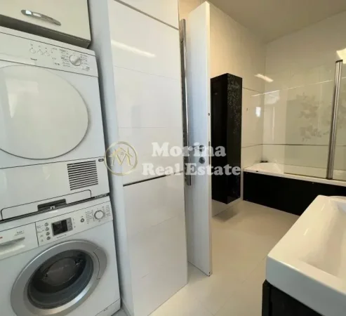 Tirane, jepet me qera apartament 2+1 Kati 7, 123 m² 1.600 € (Bllok)