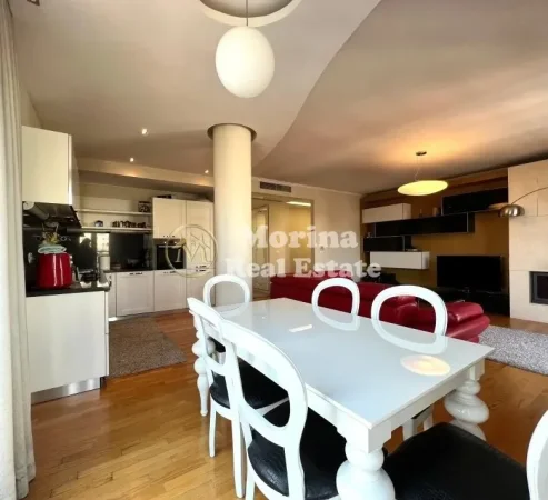 Tirane, jepet me qera apartament 2+1 Kati 7, 123 m² 1.600 € (Bllok)