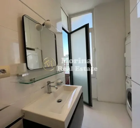 Tirane, jepet me qera apartament 2+1 Kati 7, 123 m² 1.600 € (Bllok)