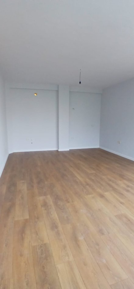 Tirane, shitet apartament 1+1 Kati 3, 84.000 € (rr. Dalip Topi)