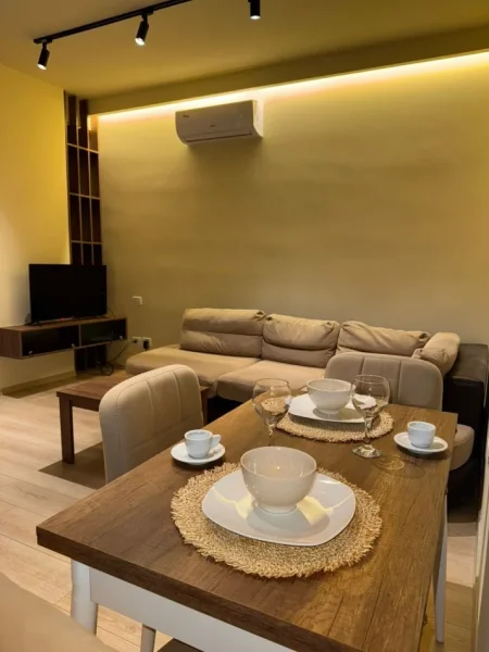 Tirane, jepet me qera apartament 1+1 Kati 7, 67 m² 750 € (Qender)