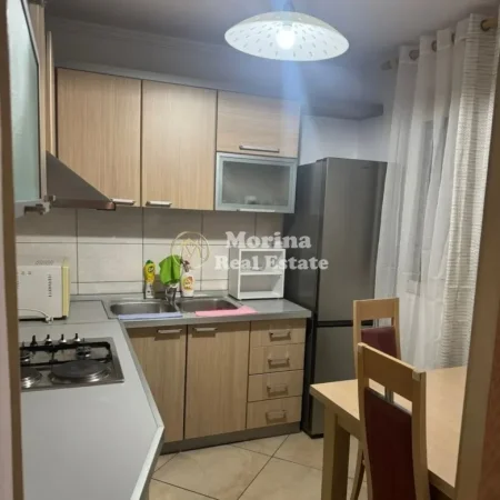 Tirane, jepet me qera apartament 3+1 Kati 5, 90 m² 700 € (Rruga e Kavajes)