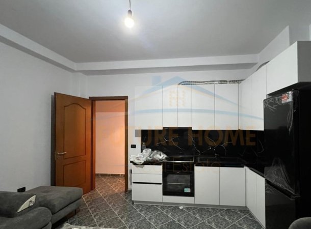 Tirane, jepet me qera apartament 2+1 Kati 3, 88 m² 500 € (Rruga muhamed deliu)