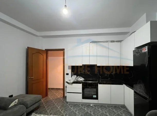 Tirane, jepet me qera apartament 2+1 Kati 3, 88 m² 500 € (Rruga muhamed deliu)