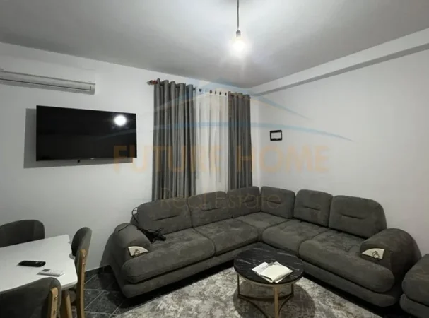 Tirane, jepet me qera apartament 2+1 Kati 3, 88 m² 500 € (Rruga muhamed deliu)