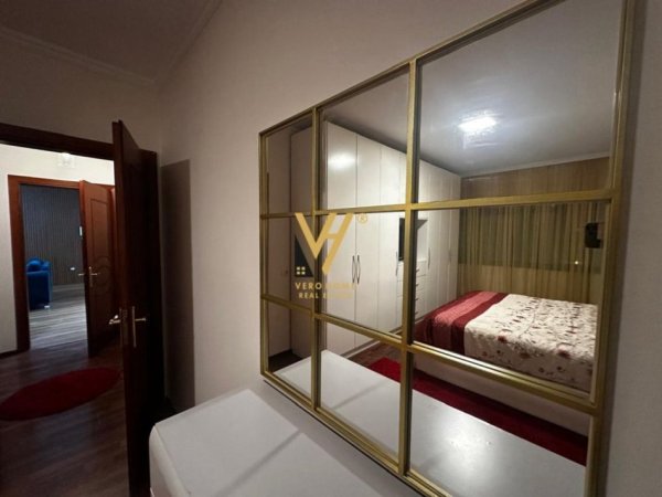 Tirane, jepet me qera apartament 2+1+Ballkon Kati 4, 100 m² 800 € (MYSLYM SHYRI)