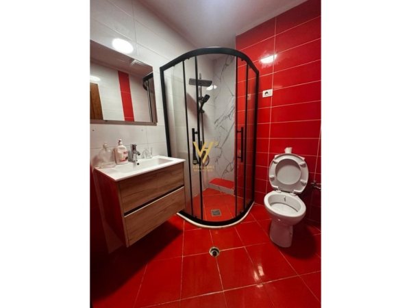 Tirane, jepet me qera apartament 2+1+Ballkon Kati 4, 100 m² 800 € (MYSLYM SHYRI)