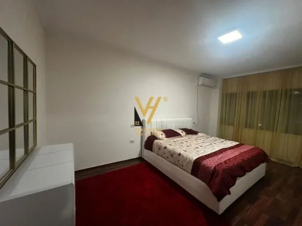 Tirane, jepet me qera apartament 2+1+Ballkon Kati 4, 100 m² 800 € (MYSLYM SHYRI)