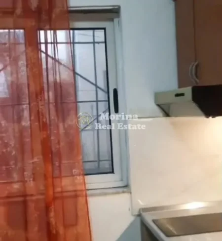 Tirane, jepet me qera shtepi 1+1 Kati 1, 52 m² 400 € (Zogu i Zi)