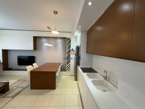 Tirane, jepet me qera apartament 1+1+Ballkon Kati 4, 70 m² 700 € 