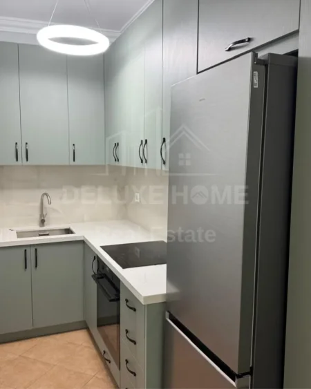 Tirane, jepet me qera apartament Kati 7, 80 m² 800 € 