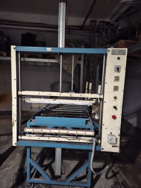 Tirane, shes Shitet makineri ambalazhimi 8.500 €