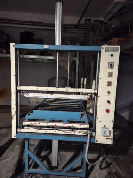 Tirane, shes Shitet makineri ambalazhimi 8.500 €