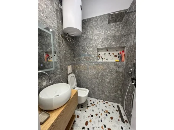 Tirane, jepet me qera apartament 1+1 Kati 0, 19 m² 450 € (Myslym Shyri, Tiranë)