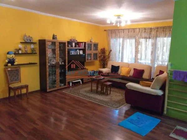 Tirane, jepet me qera apartament 2+1+Ballkon Kati 6, 136 m² 600 € (Don Bosko)