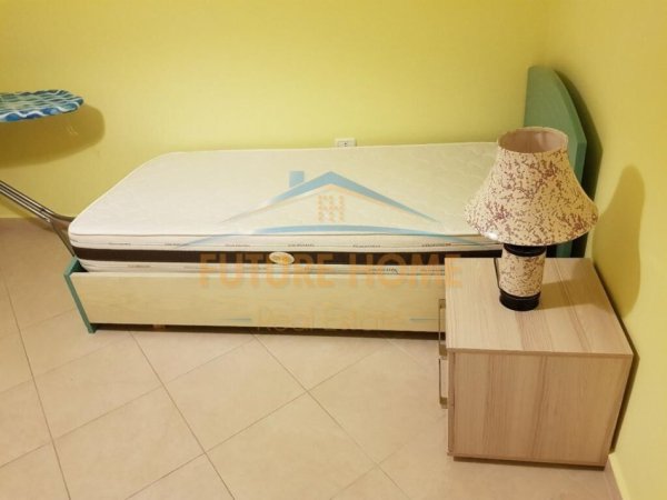 Qira, Apartament 2+1+2, Rruga e Barrikadave