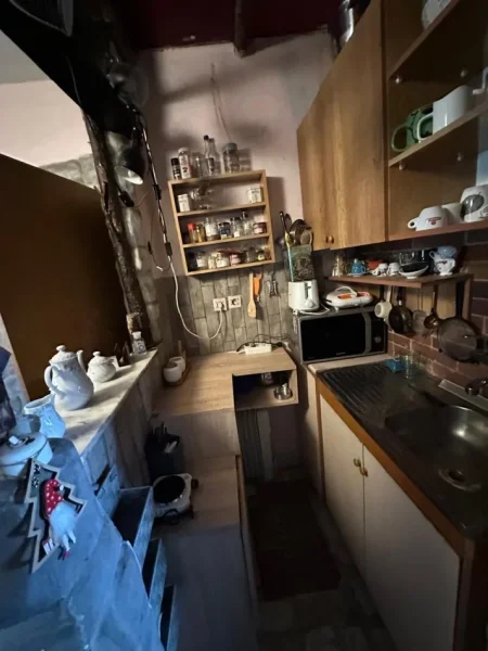 Tirane, jepet me qera Vile 1+1+Ballkon Kati 3, 55 m² 500 € (Pazari i Ri/Tefta Tashko Koco)