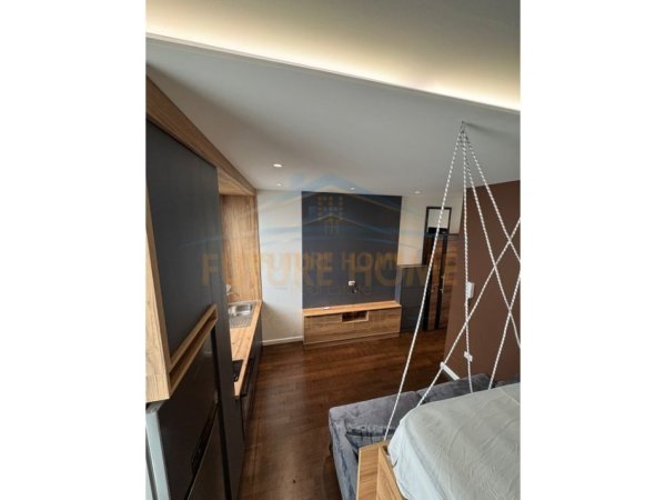 Tirane, jepet me qera apartament Kati 5, 28 m² 350 € (UNAZA E RE)