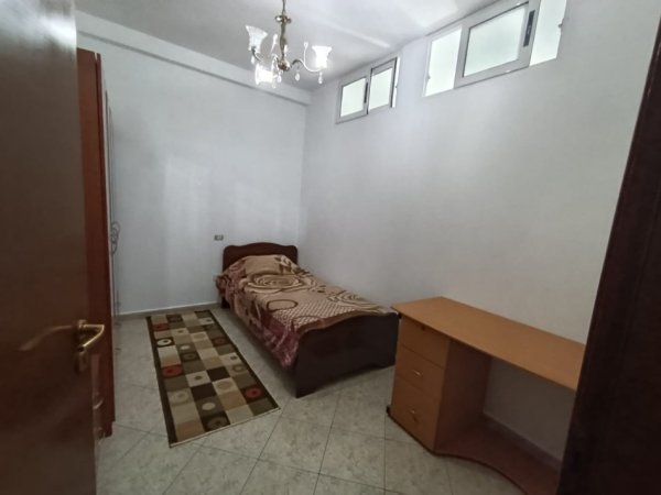 Tirane, jap me qera apartament 2+1+Ballkon Kati 6, 75 m² 500 € (Zogu i Zi)