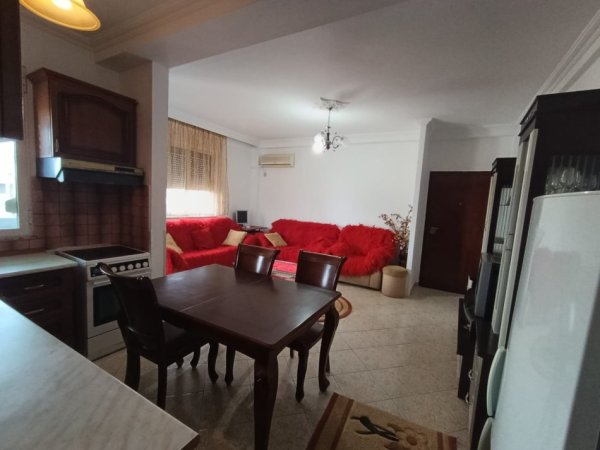 Tirane, jap me qera apartament 2+1+Ballkon Kati 6, 75 m² 500 € (Zogu i Zi)