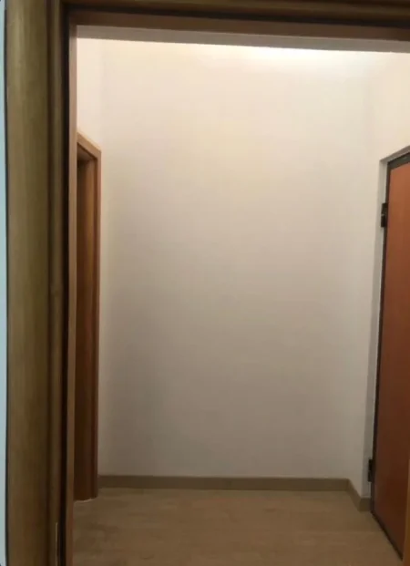 JEPET ME QIRA GARSONIERE PËR ZYRË NE ZOGUN E ZI,   380 €uro