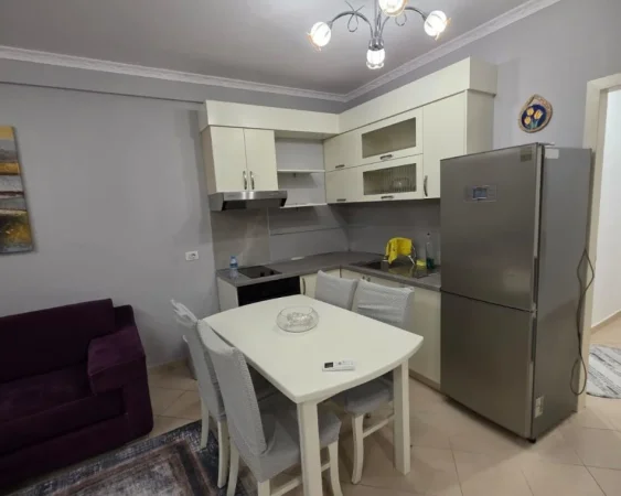 Tirane, jepet me qera apartament 2+1+Ballkon Kati 3, 93 m² 500 € (YZBERISHT)