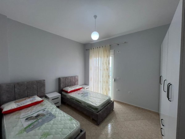 Tirane, jepet me qera apartament 2+1+Aneks+Ballkon Kati 4, 480 € (rr. Shote Galica)