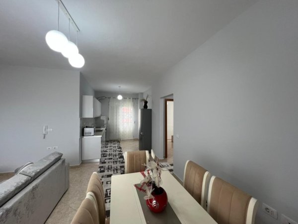 Tirane, jepet me qera apartament 2+1+Aneks+Ballkon Kati 4, 480 € (rr. Shote Galica)