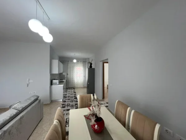 Tirane, jepet me qera apartament 2+1+Aneks+Ballkon Kati 4, 450 € (rr. Shote Galica)