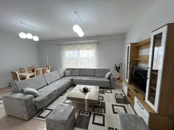Tirane, jepet me qera apartament 2+1+Aneks+Ballkon Kati 4, 450 € (rr. Shote Galica)