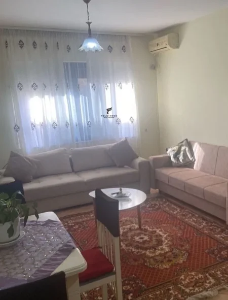 Tirane, jepet me qera apartament 1+1 Kati 2, 60 m² 500 € (SELVIA)