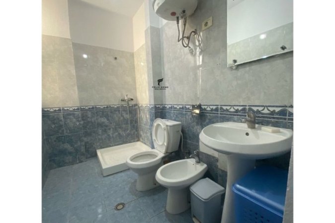 Tirane, jepet me qera apartament 1+1 Kati 2, 60 m² 500 € (SELVIA)