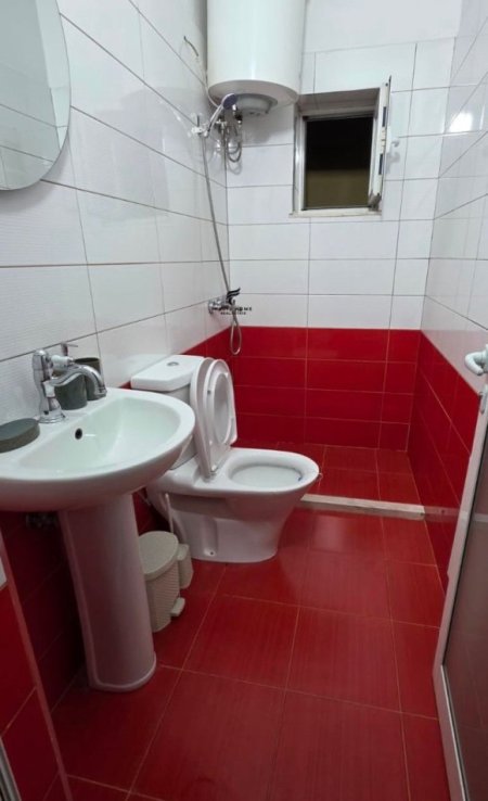 Tirane, jepet me qera apartament 1+1+Ballkon Kati 2, 70 m² 450 € (RRUGA E ELBASANIT)