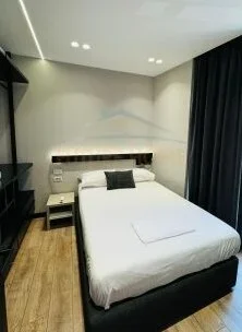 Qera, Apartament 2+1+ Post Parkimi, Qendër, Tiranë.