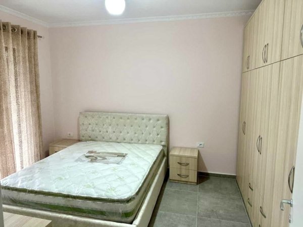Tirane, jepet me qera apartament 1+1 , 500 € 