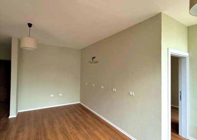 Tirane, jepet me qera zyre Kati 3, 65 m² 700 € (RRUGA MYSLYM SHYRI)