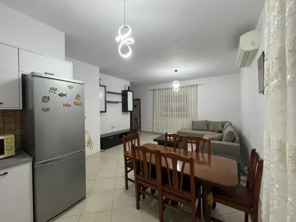 Tirane, jepet me qera Vile 2+1+Ballkon Kati 2, 100 m² 600 € (Rruga Bego hoxha)