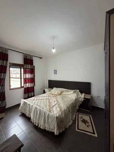 Tirane, jepet me qera apartament 3+1+Ballkon Kati 3, 500 € (rr. Dalip Topi)