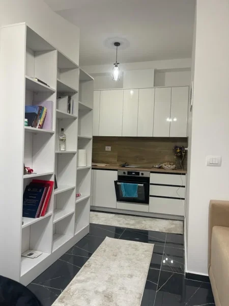 Tirane, jepet me qera apartament 1+1 Kati 1, 55 m² 400 € (ali demi)