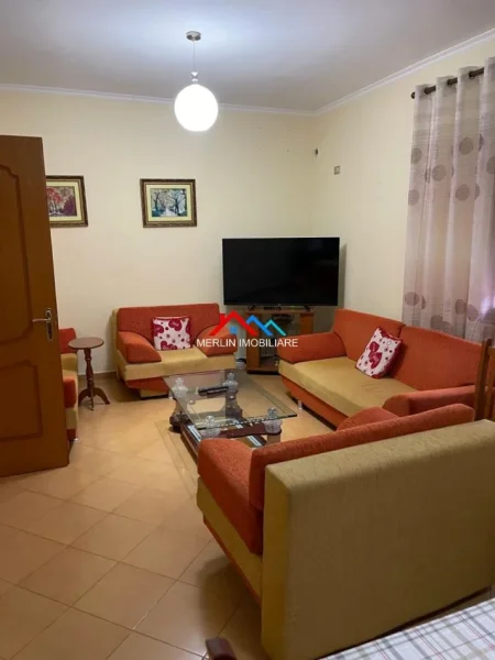 Tirane, shitet Vile 2+1+Ballkon Kati 2, 300 m² 258.000 € (RRUGA BEDRI CULLHAJ,KOMBINAT.)