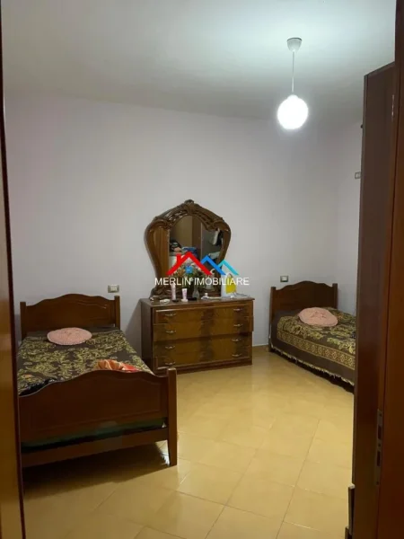 Tirane, shitet Vile 2+1+Ballkon Kati 2, 300 m² 258.000 € (RRUGA BEDRI CULLHAJ,KOMBINAT.)