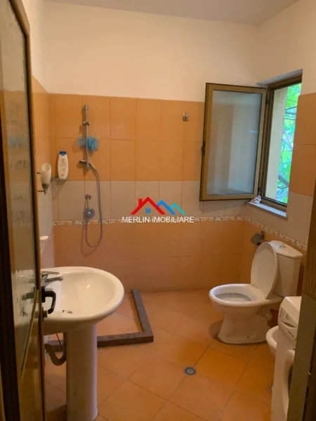 Tirane, shitet Vile 2+1+Ballkon Kati 2, 300 m² 258.000 € (RRUGA BEDRI CULLHAJ,KOMBINAT.)