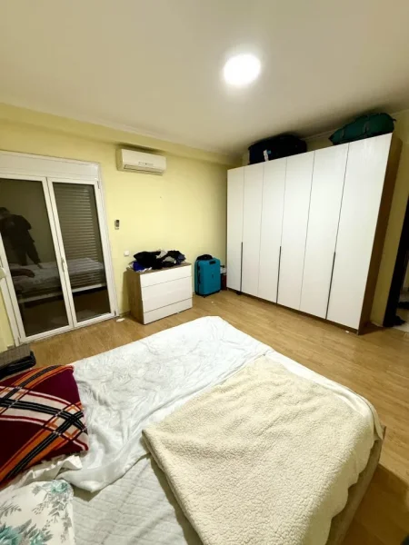 Tirane, jepet me qera apartament 2+1 Kati 2, 400 € (Prane Casa Italia)