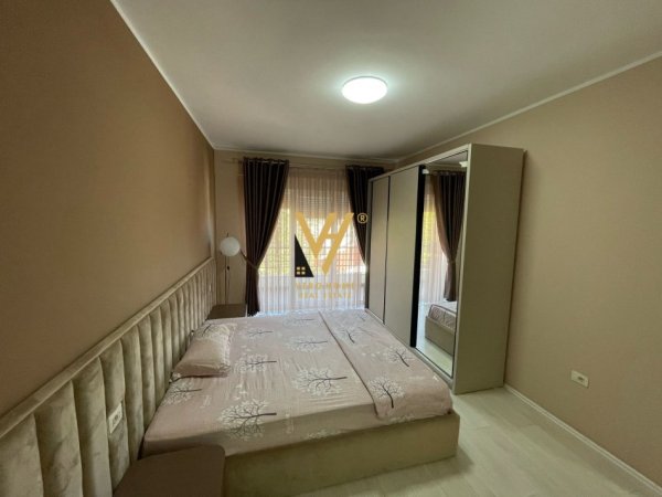 Tirane, jepet me qera apartament 3+1+Ballkon Kati 4, 140 m² 1.400 € (LIQENI I THATE)