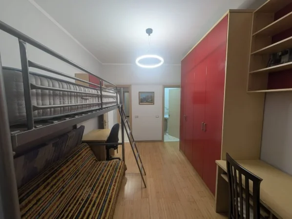 Tirane, jepet me qera 2+1 , 120 m² 650 € (Myslym Shyri)