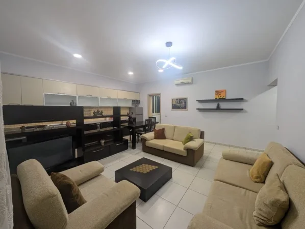 Tirane, jepet me qera 2+1 , 120 m² 650 € (Myslym Shyri)