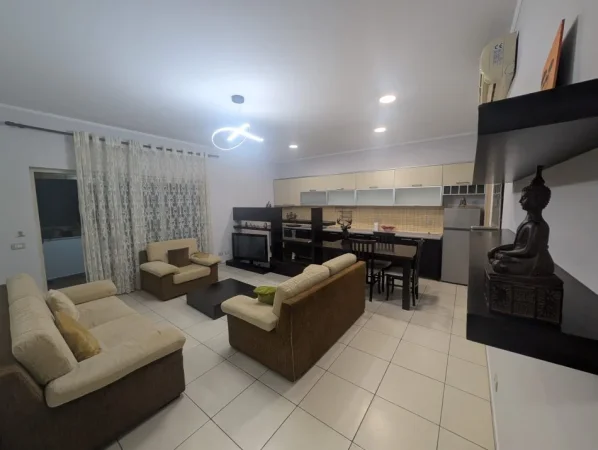 Tirane, jepet me qera 2+1 , 120 m² 650 € (Myslym Shyri)