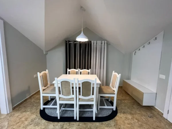 Tirane, jepet me qera apartament 2+1 Kati 4, 750 € 