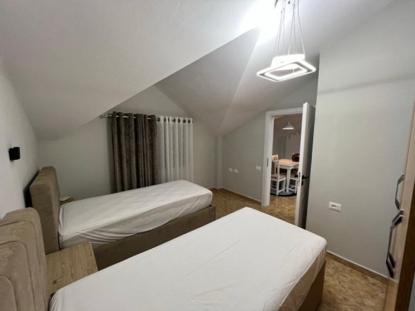 Tirane, jepet me qera apartament 2+1 Kati 4, 750 € 